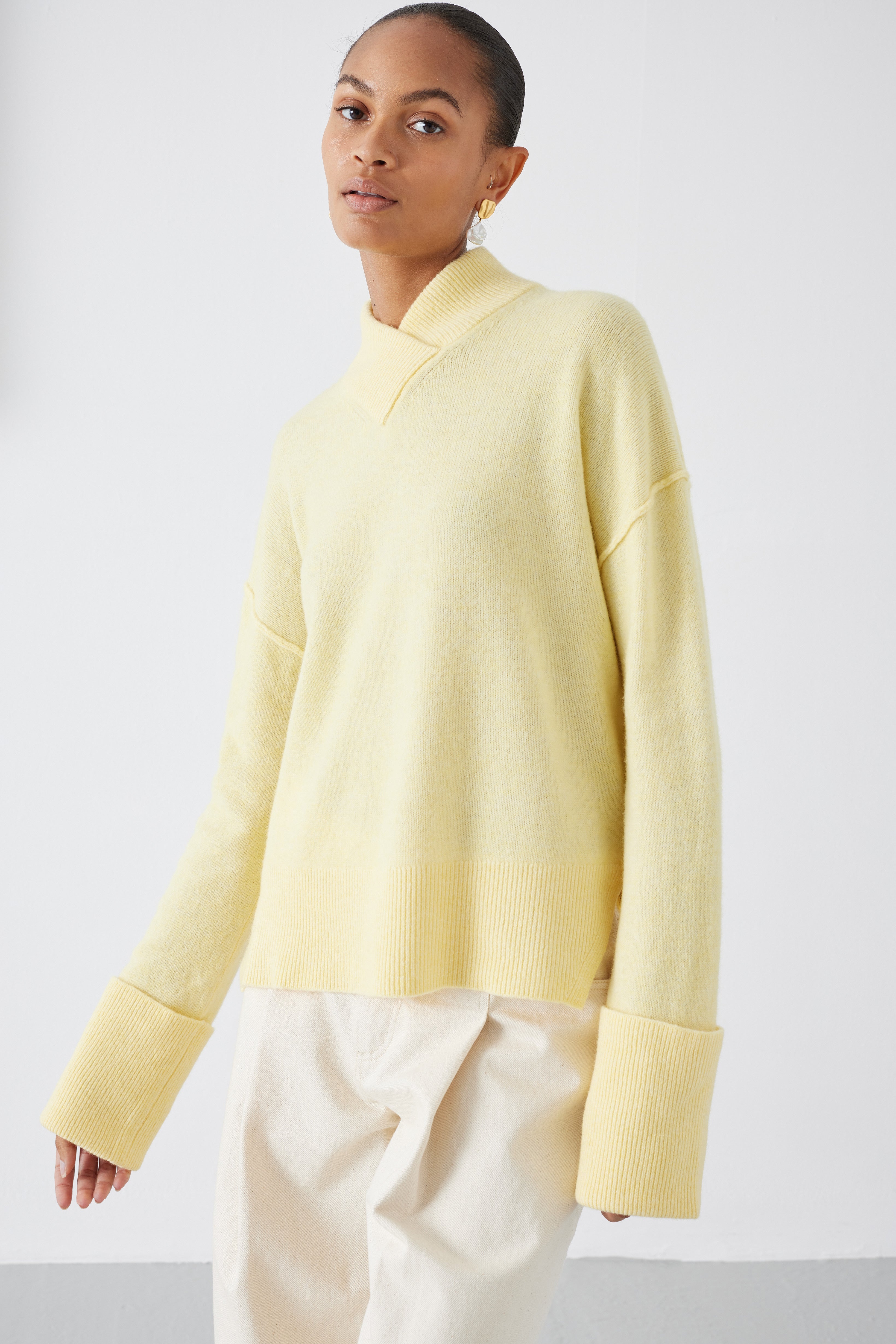 GABRIELA PALE YELLOW JUMPER