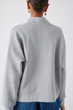 DEVIN GREY SWEATSHIRT