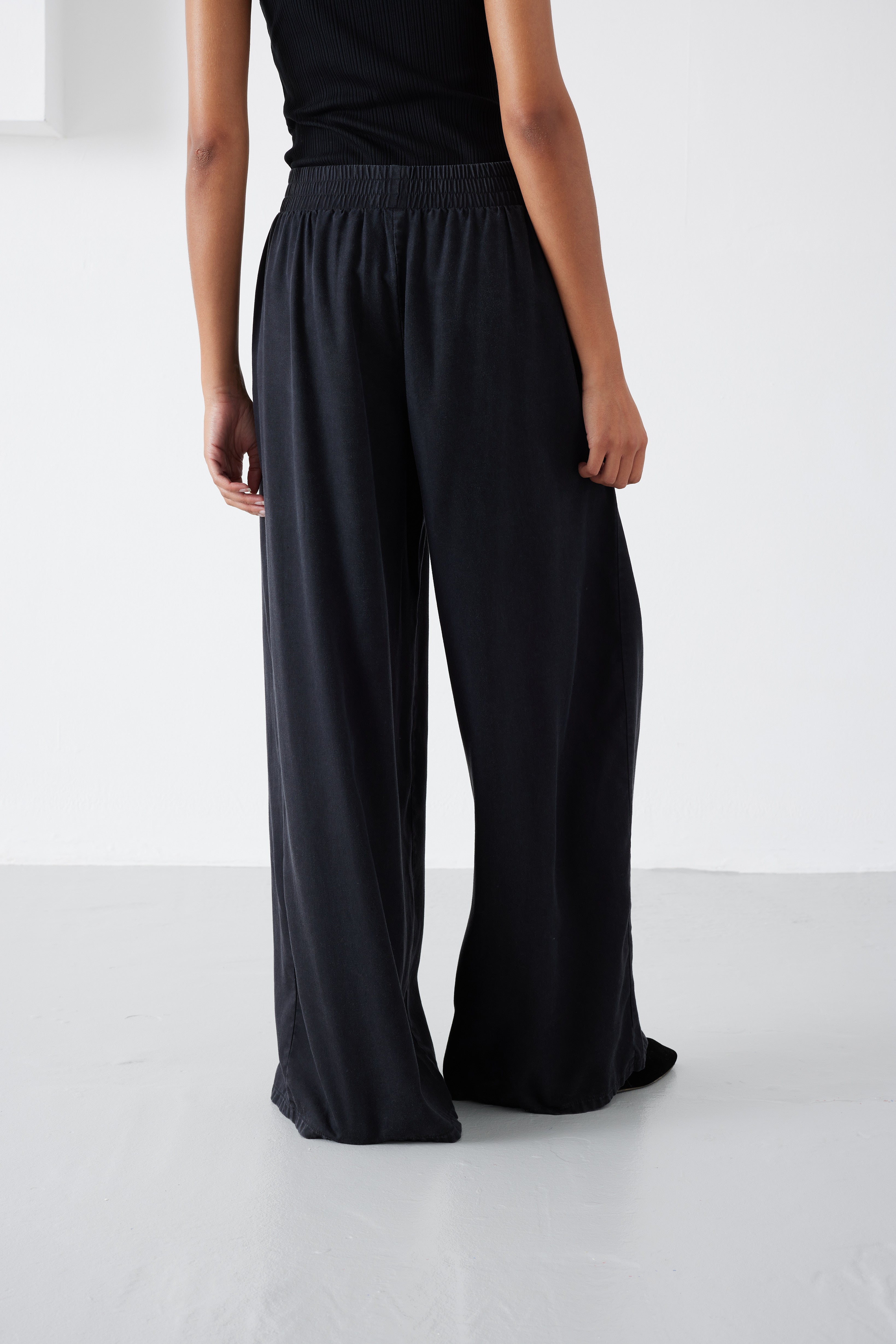 FEARNE WASHED BLACK TROUSER