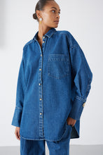 FENELLA MID WASH SHIRT