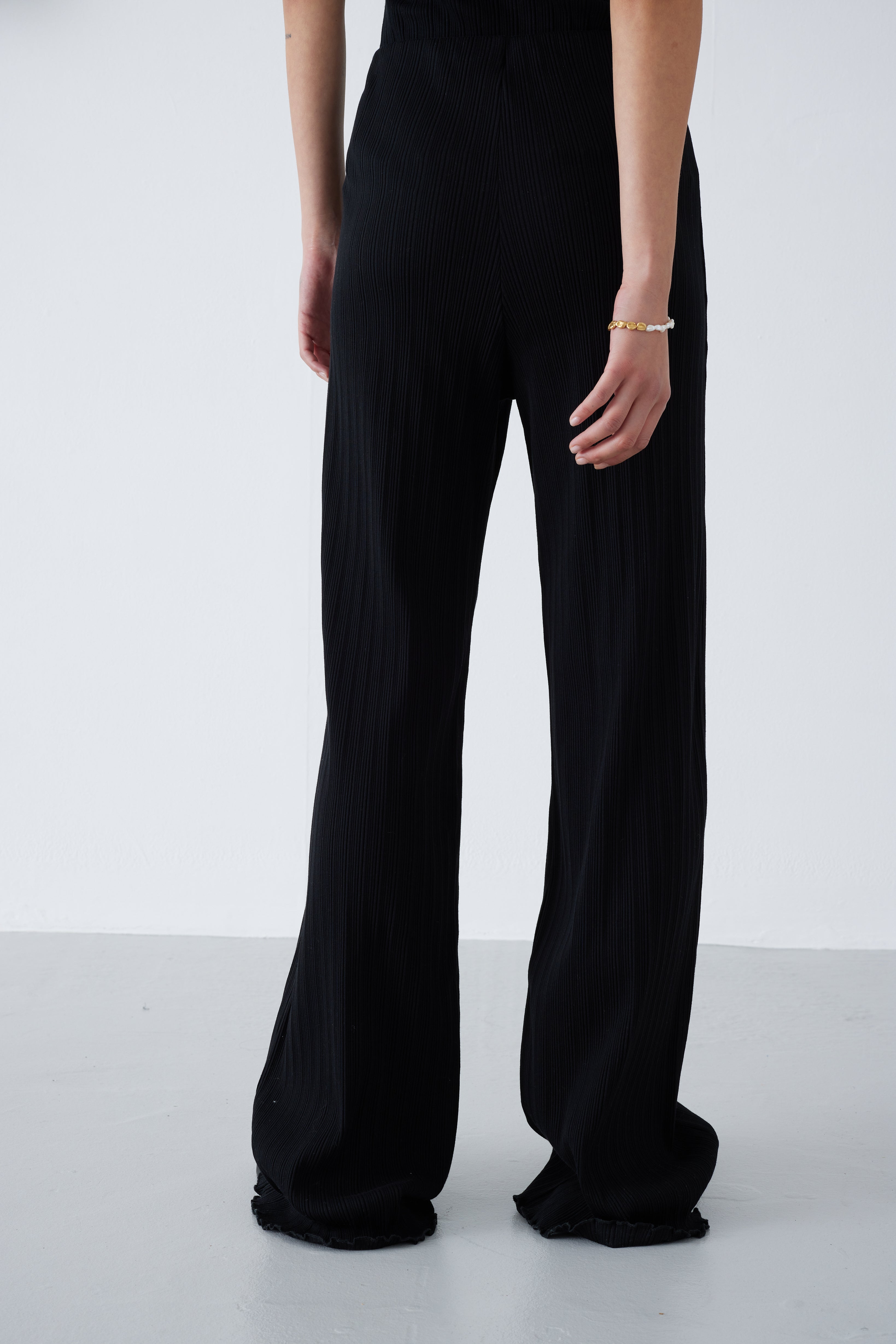 KOA BLACK TROUSER