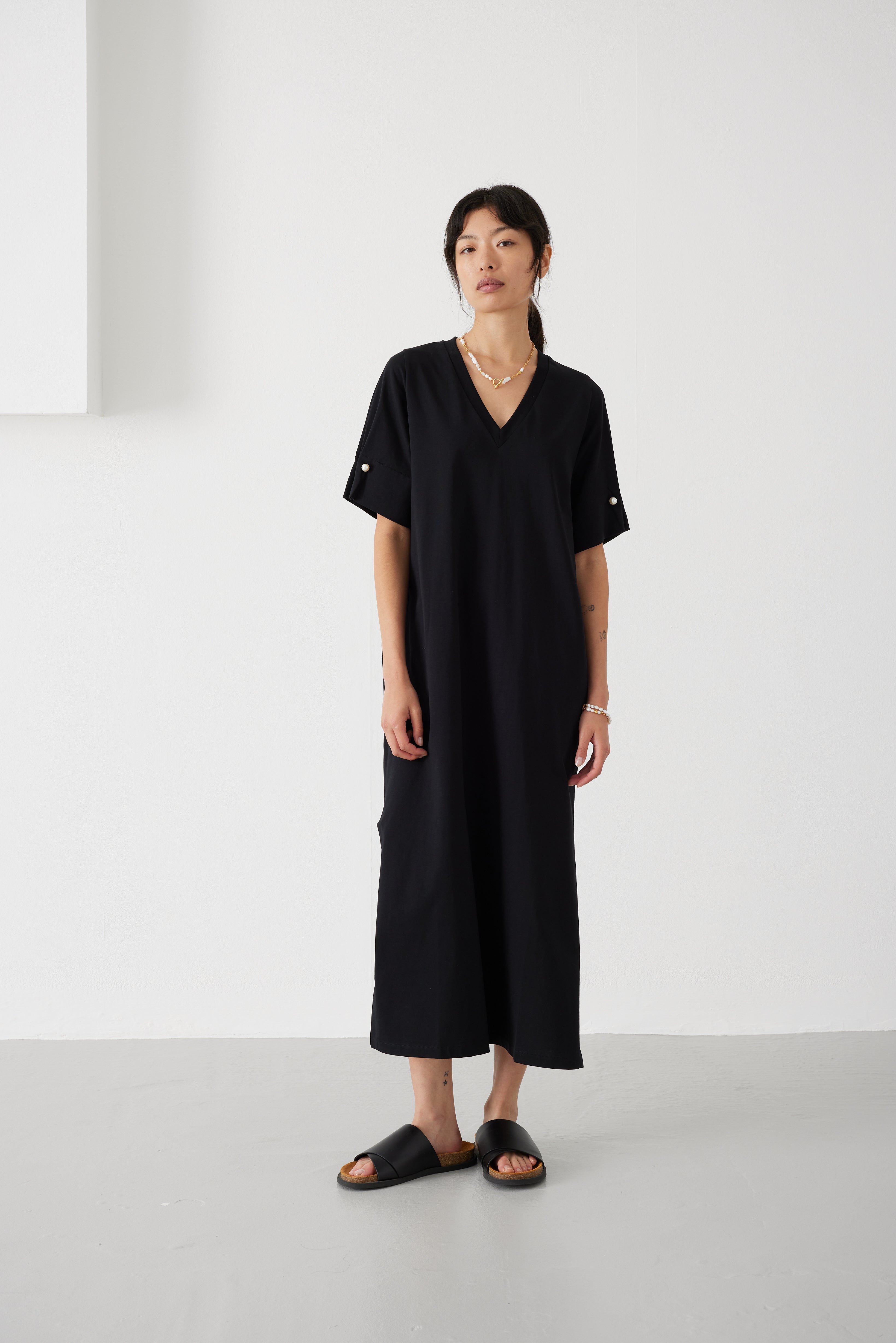 LYRA BLACK MIDI DRESS