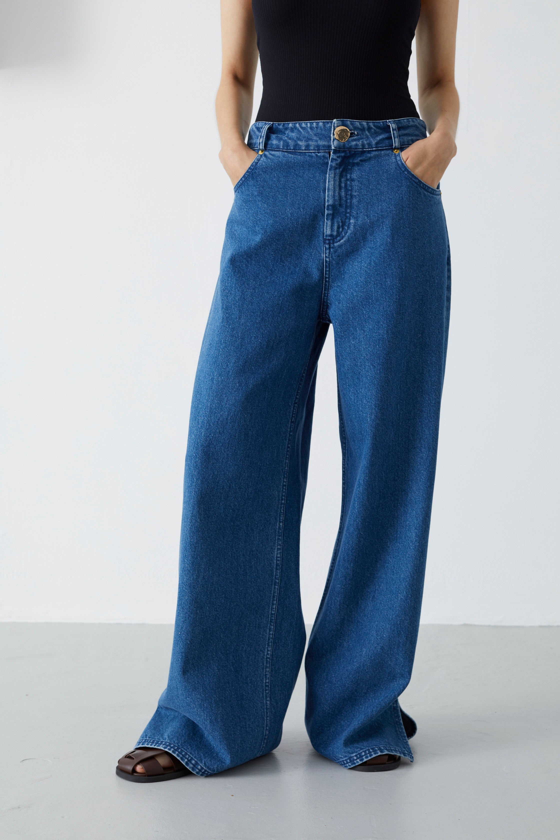 IDA RECYCLED MIDWASH JEANS – Mother of Pearl